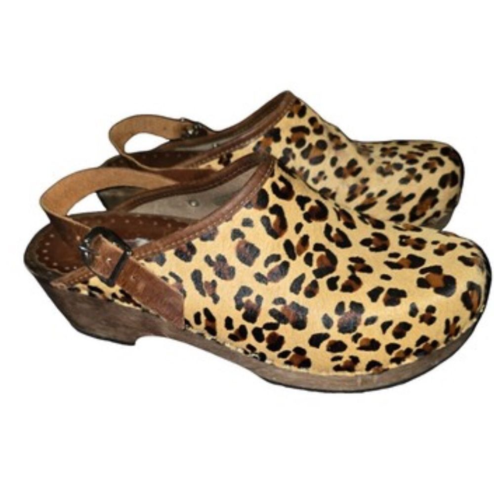NEW Hanna Andersson Brown Cream Leopard Leather Adjustable Wooden Clogs 5.5